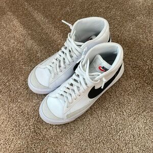 Youth 5.5 Nike Blazers